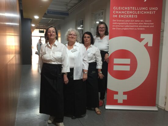 Die Sternenfelser LandFrauen zeigen Flagge: Gegen Gewalt an Frauen!