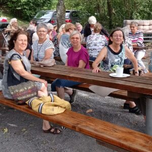 Kaffee im Grünen im Juli