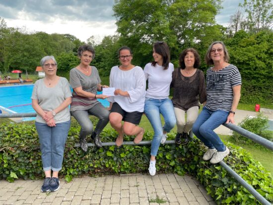 LandFrauen – in und für Sternenfels: Kuchenverkauf zugunsten des Freibades Sternenfels