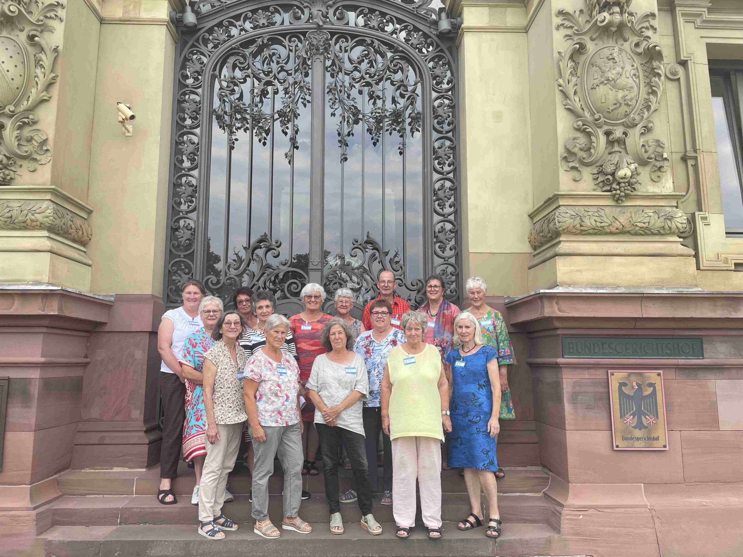 Die LandFrauen Sternenfels auf Exkursion zum Bundesgerichtshof Karlsruhe
